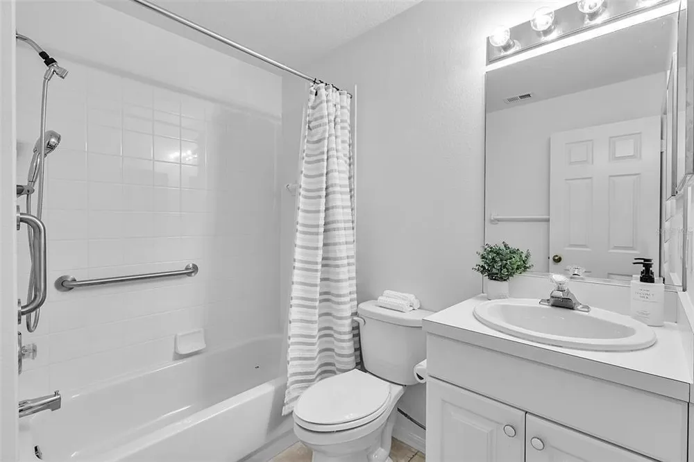 8340 Wingate Dr, Sarasota, FL 34238