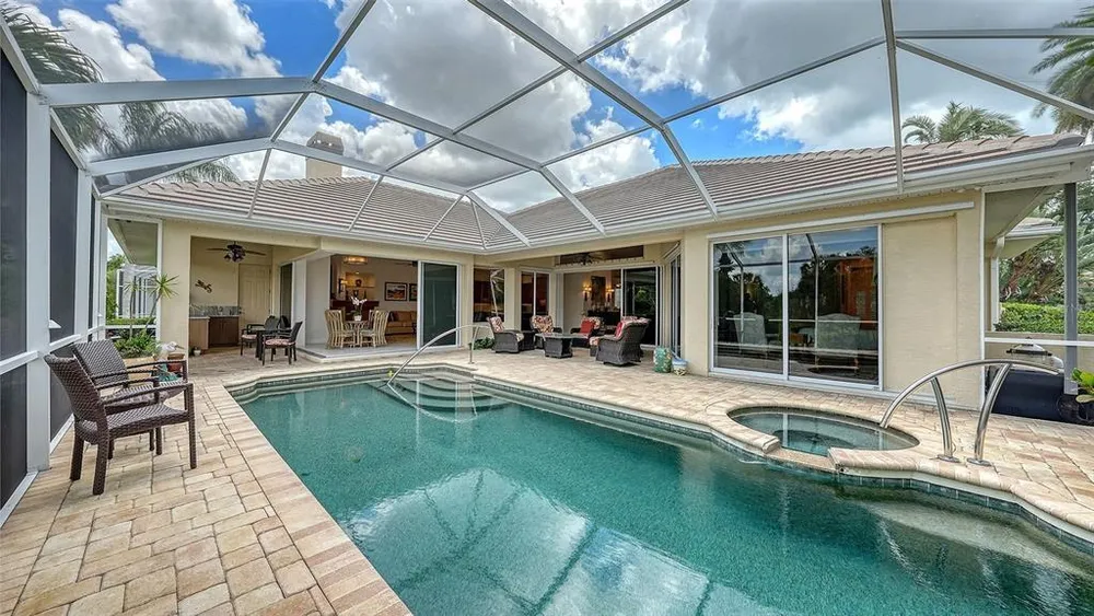 8923 Bloomfield Blvd, Sarasota, FL 34238