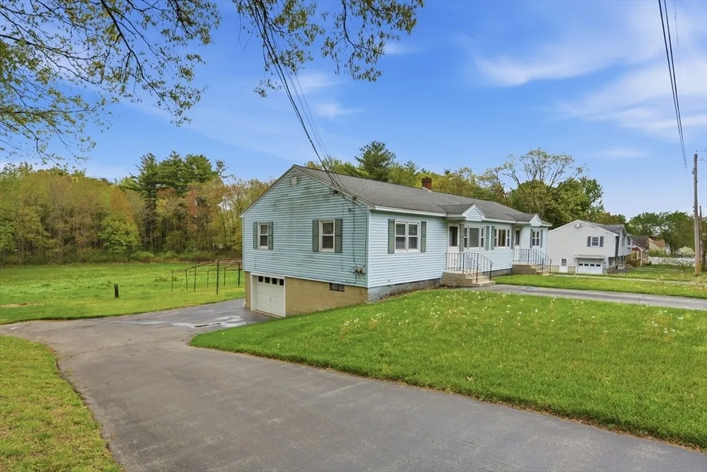 107 Salisbury St, Dracut, MA 01826