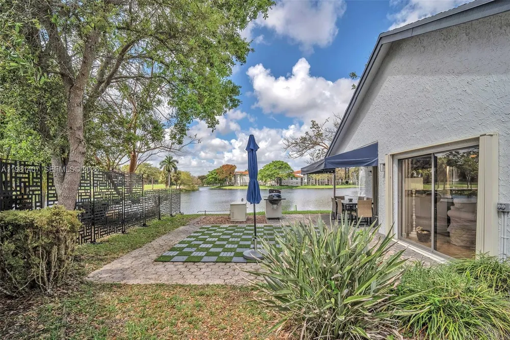 211 SW 87th Terrace, Plantation, FL 33324
