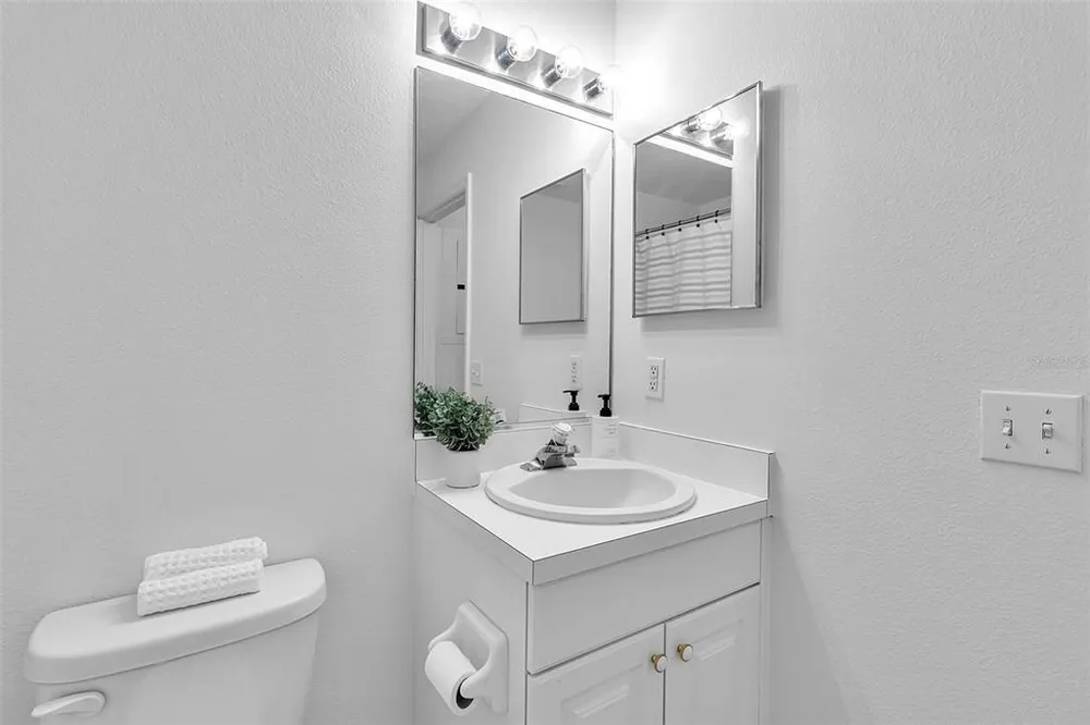 8340 Wingate Dr, Sarasota, FL 34238