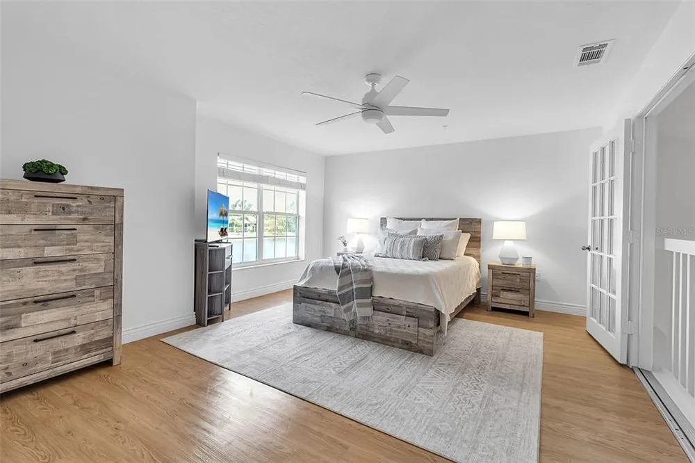 8340 Wingate Dr, Sarasota, FL 34238