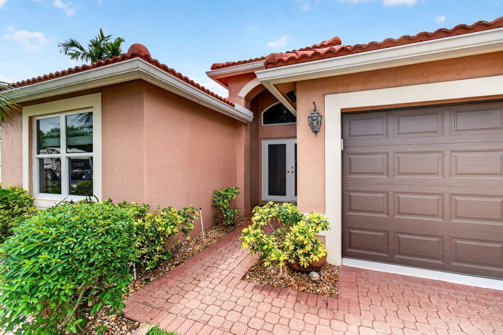 9380 Fox Trot Ln, Boca Raton, FL 33496