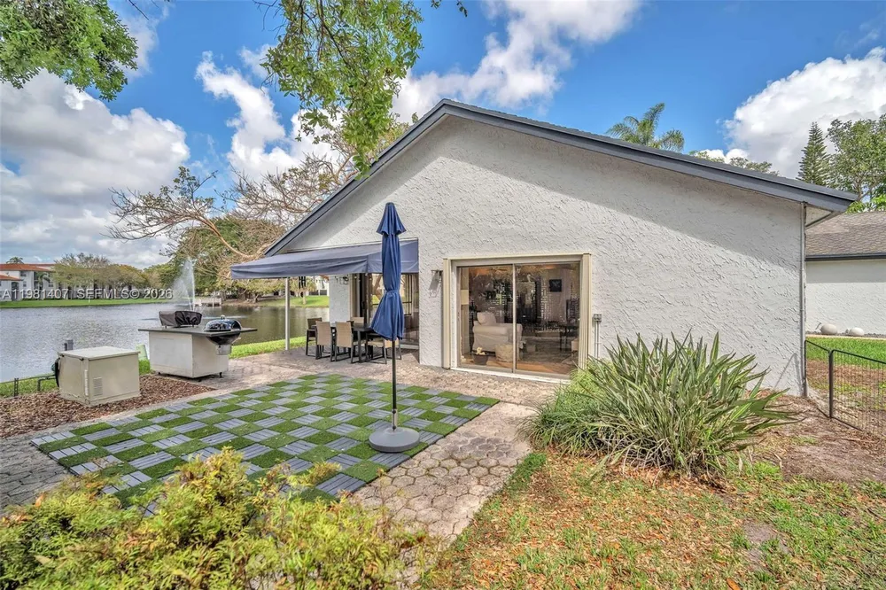 211 SW 87th Terrace, Plantation, FL 33324