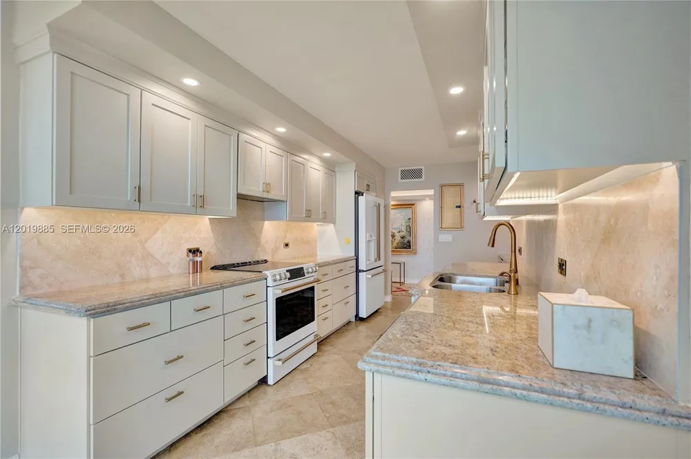 1111 Crandon Blvd, Key Biscayne, FL 33149