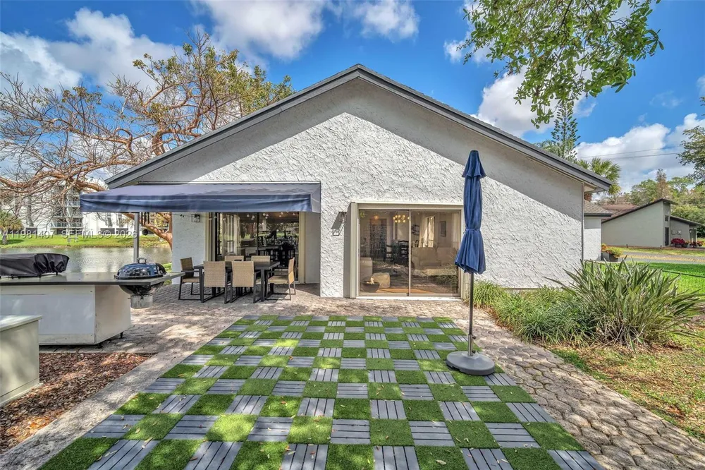 211 SW 87th Terrace, Plantation, FL 33324
