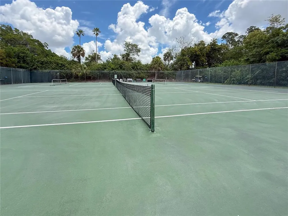 220 Lakewood Dr, Bradenton, FL 34210