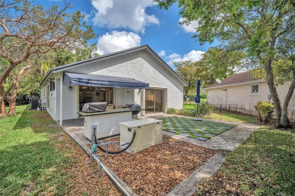 211 SW 87th Terrace, Plantation, FL 33324