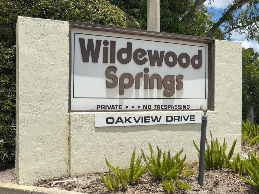 220 Lakewood Dr, Bradenton, FL 34210