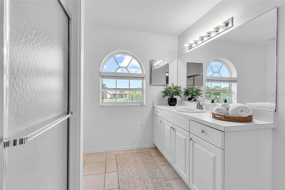 8340 Wingate Dr, Sarasota, FL 34238