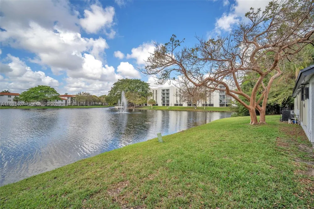 211 SW 87th Terrace, Plantation, FL 33324