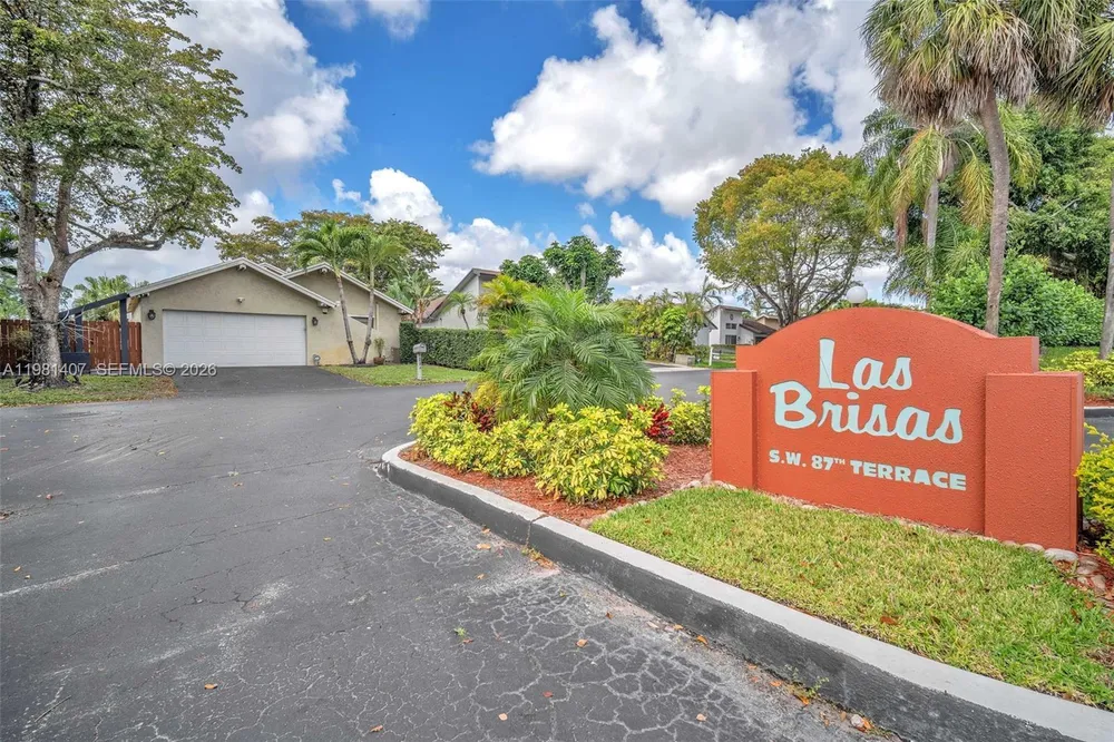 211 SW 87th Terrace, Plantation, FL 33324