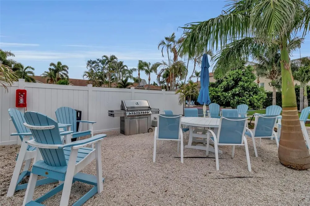 8340 Wingate Dr, Sarasota, FL 34238