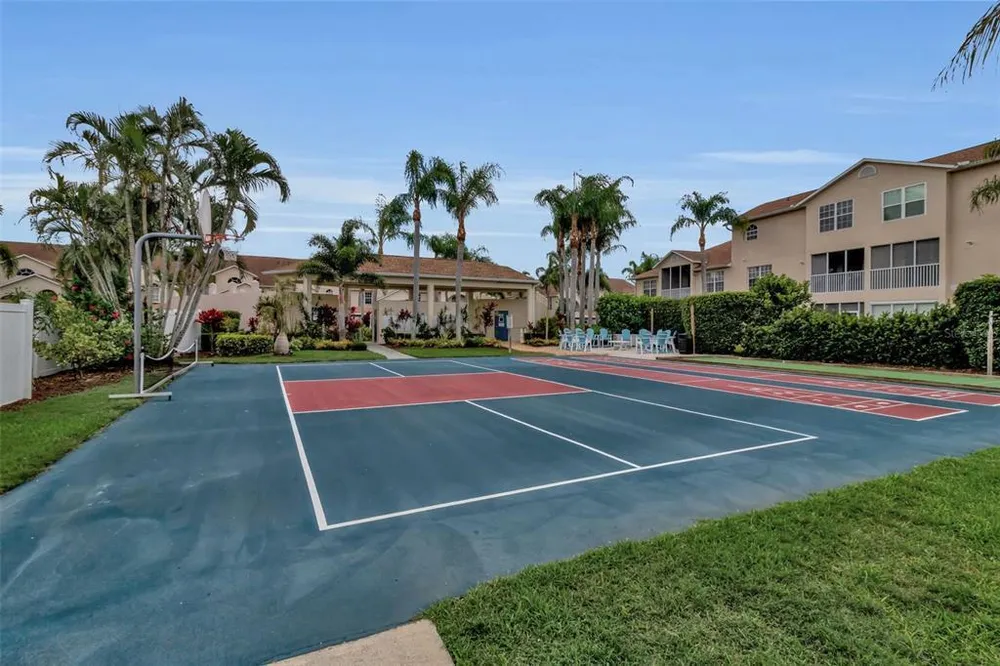 8340 Wingate Dr, Sarasota, FL 34238