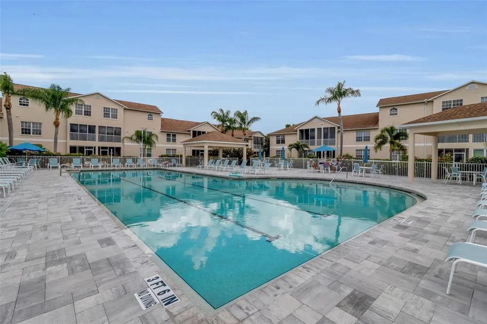 8340 Wingate Dr, Sarasota, FL 34238