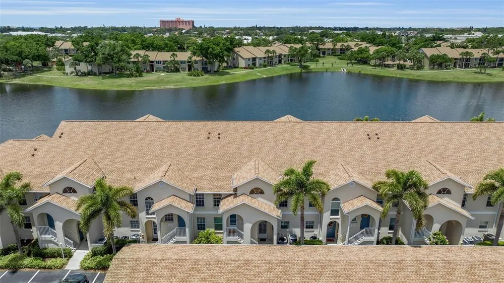 8340 Wingate Dr, Sarasota, FL 34238