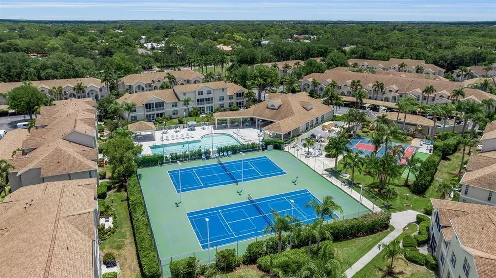 8340 Wingate Dr, Sarasota, FL 34238