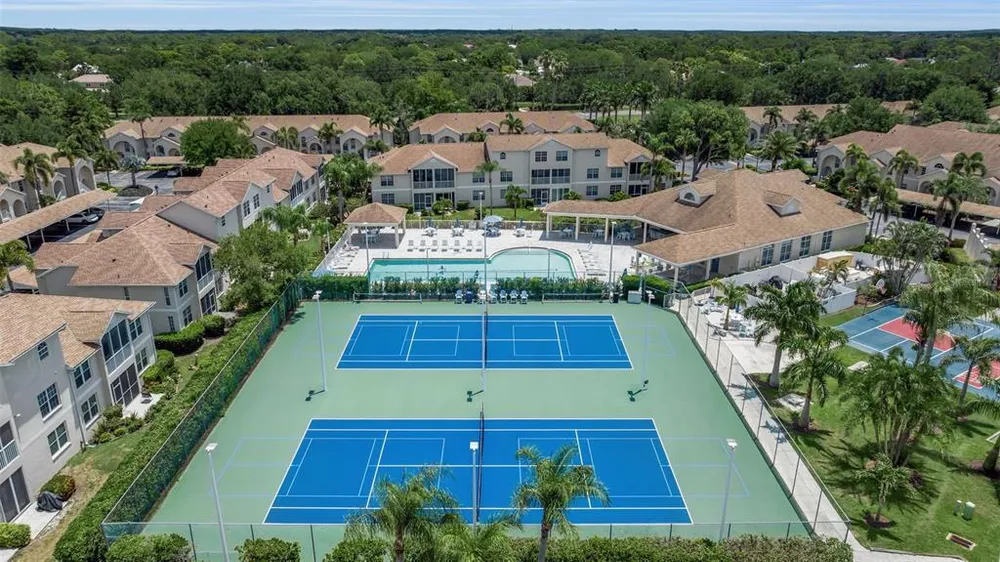 8340 Wingate Dr, Sarasota, FL 34238