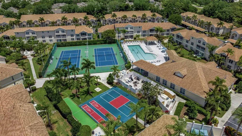 8340 Wingate Dr, Sarasota, FL 34238
