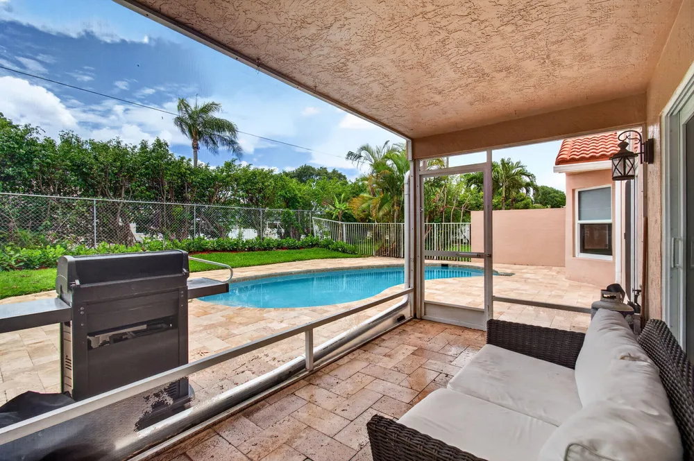 9380 Fox Trot Ln, Boca Raton, FL 33496