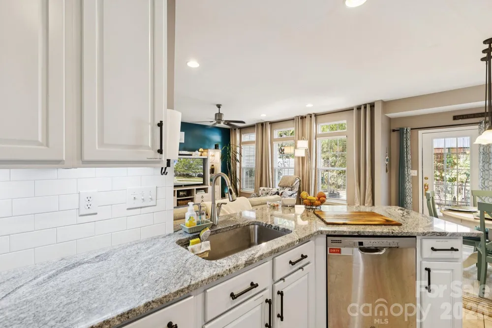 6037 Queens Walk Ct, Fort Mill, SC 29707