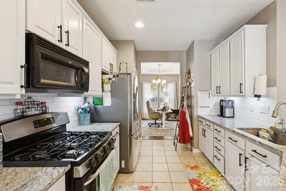 6037 Queens Walk Ct, Fort Mill, SC 29707