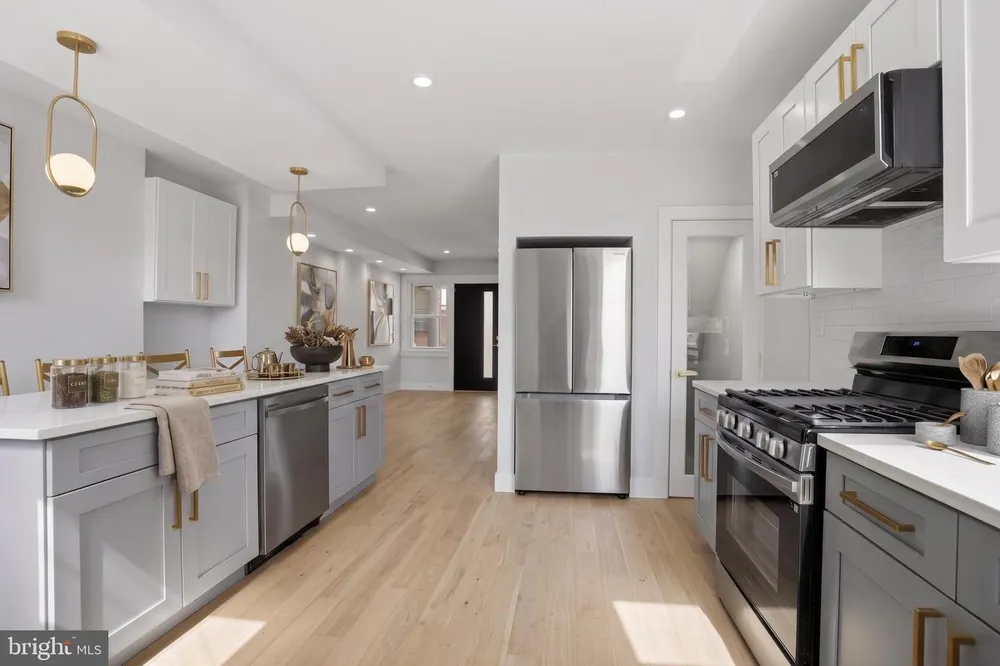 64 E Montana St, Philadelphia, PA 19119