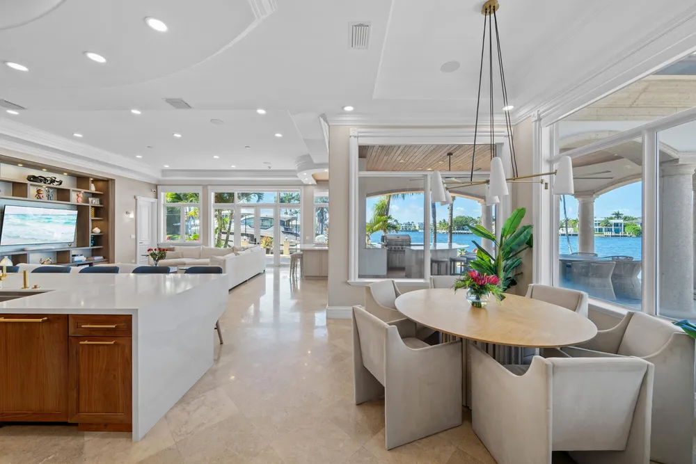 2593 SE 8th St, Pompano Beach, FL 33062
