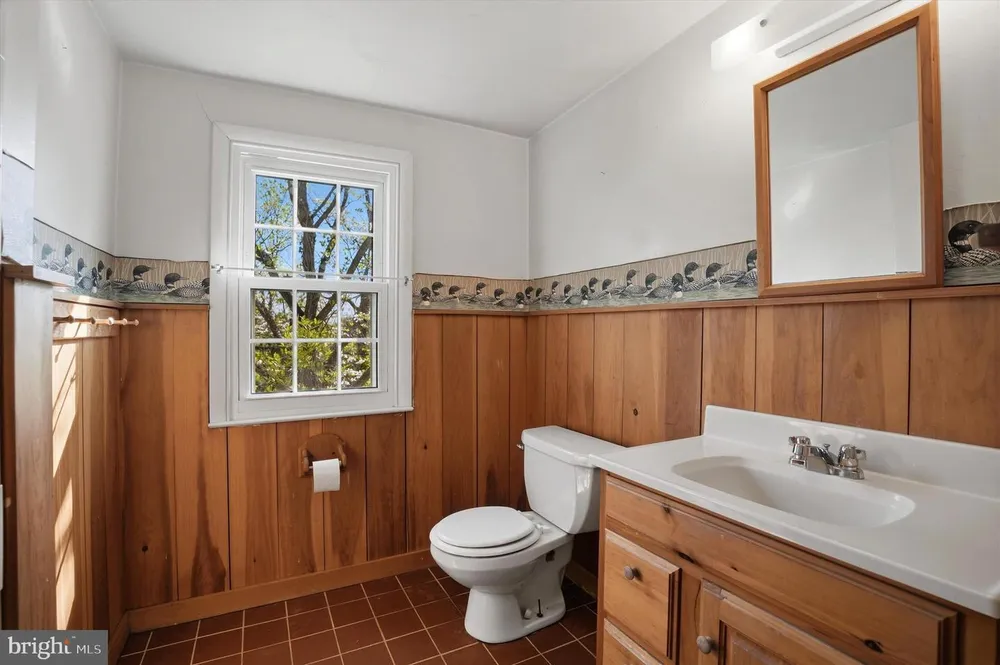 662 Deaver Dr, Blue Bell, PA 19422