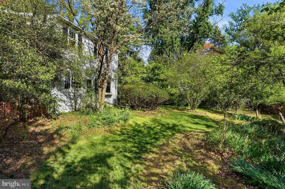 662 Deaver Dr, Blue Bell, PA 19422