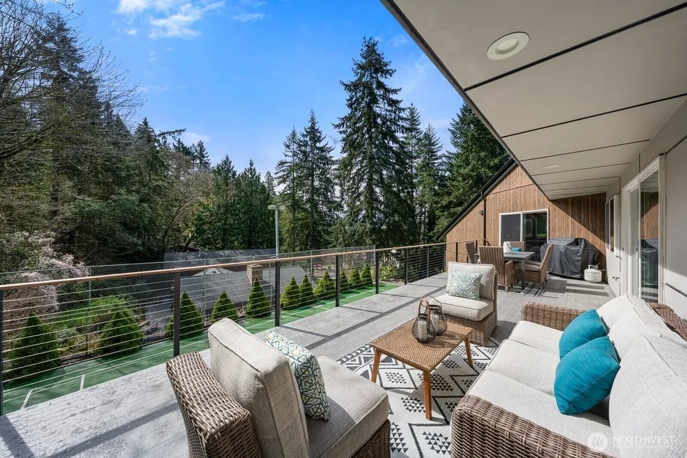 4830 88th Pl SE, Mercer Island, WA 98040