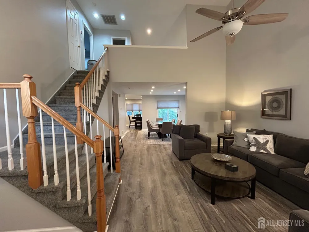 48 Winthrop Rd, Monroe, NJ 08831