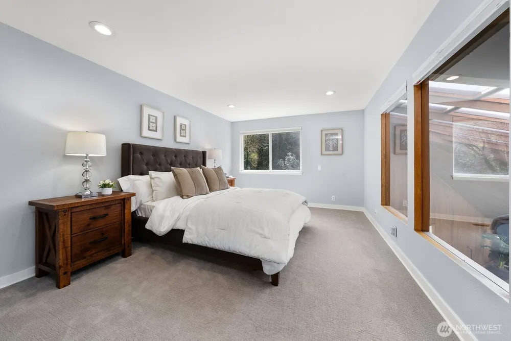 4830 88th Pl SE, Mercer Island, WA 98040