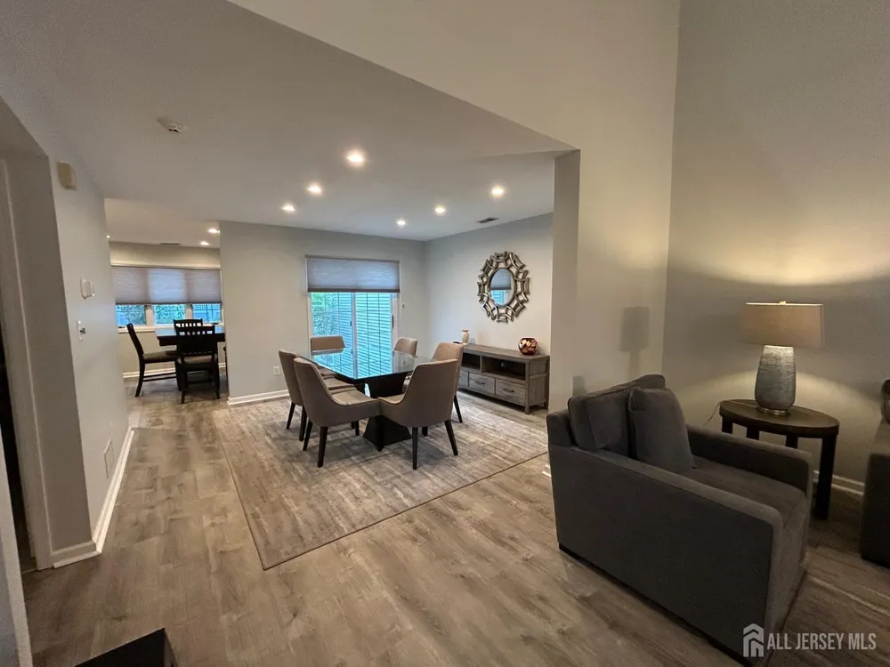 48 Winthrop Rd, Monroe, NJ 08831