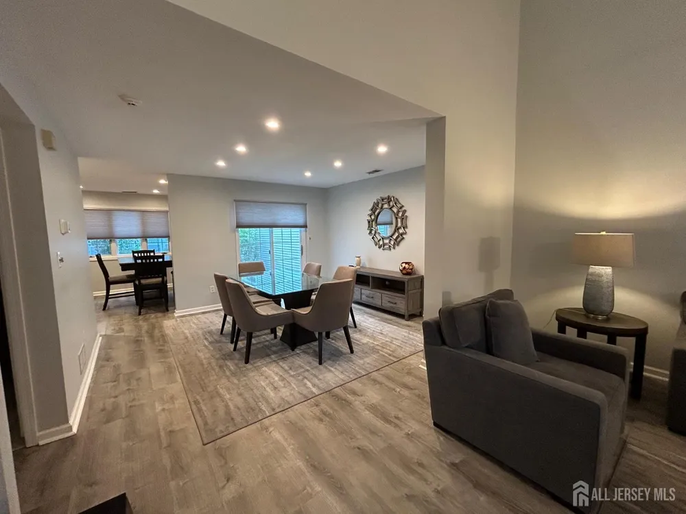 48 Winthrop Rd, Monroe, NJ 08831