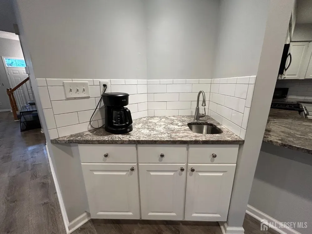 48 Winthrop Rd, Monroe, NJ 08831