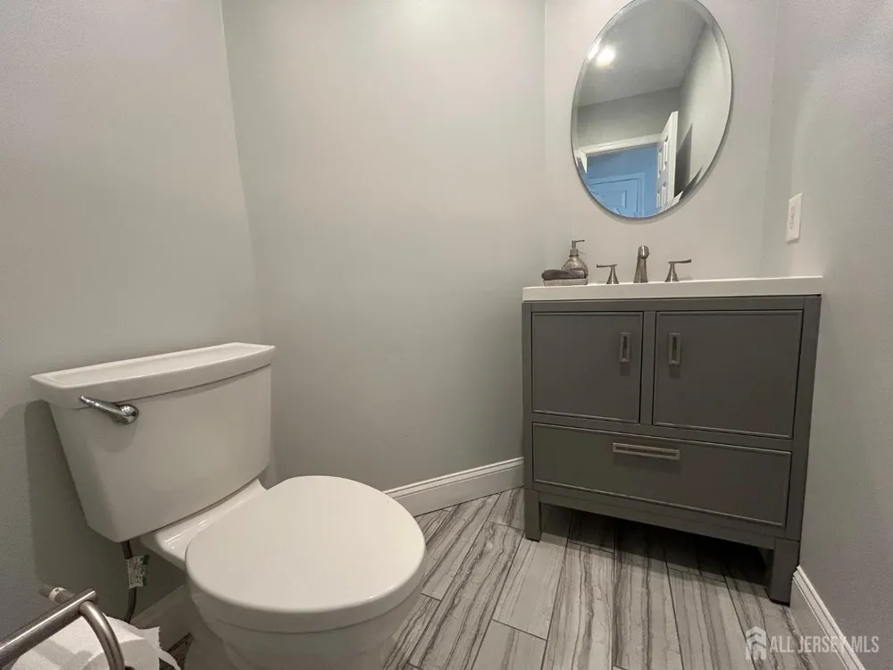 48 Winthrop Rd, Monroe, NJ 08831