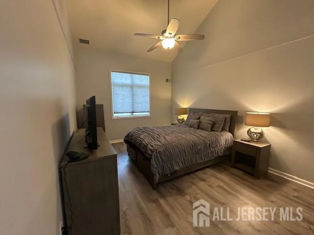 48 Winthrop Rd, Monroe, NJ 08831