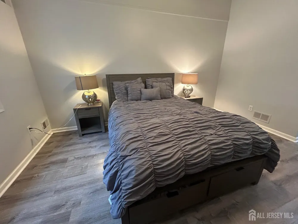 48 Winthrop Rd, Monroe, NJ 08831