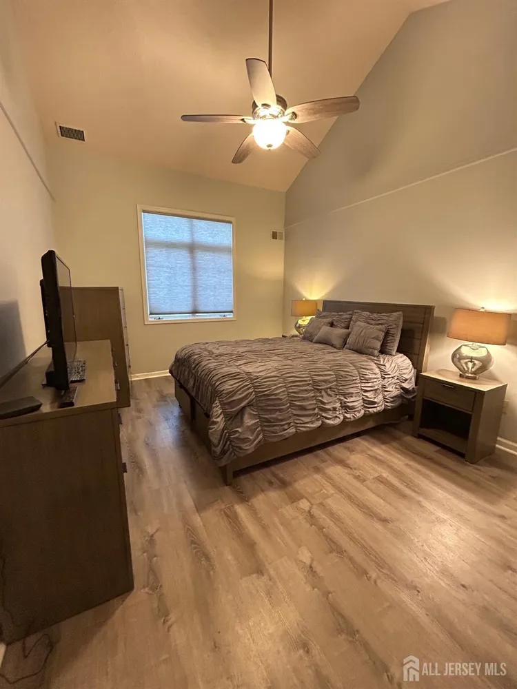 48 Winthrop Rd, Monroe, NJ 08831