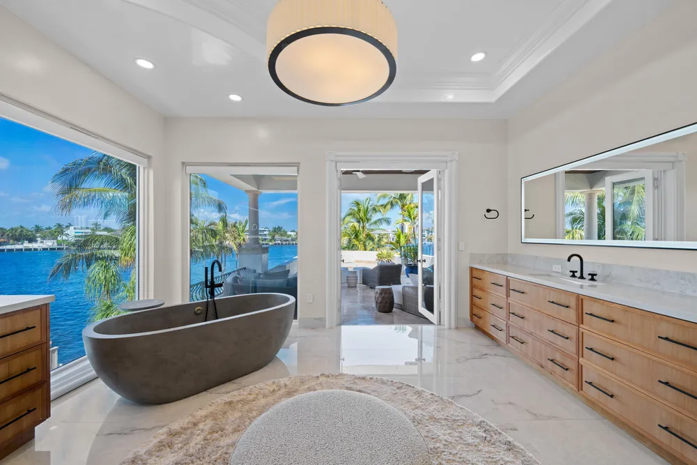 2593 SE 8th St, Pompano Beach, FL 33062