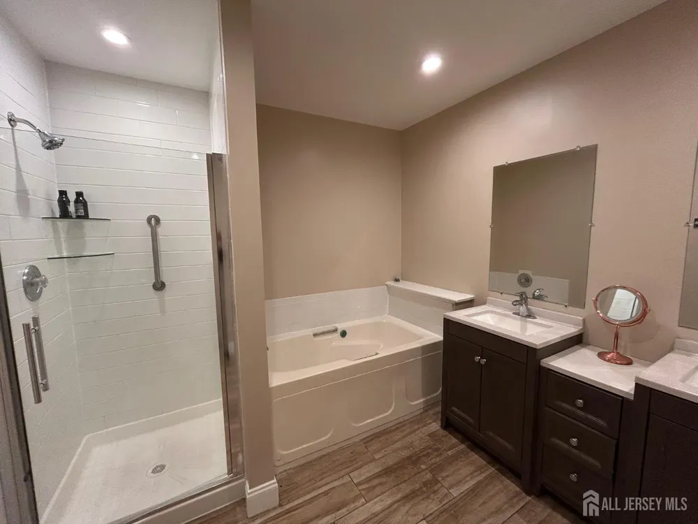 48 Winthrop Rd, Monroe, NJ 08831