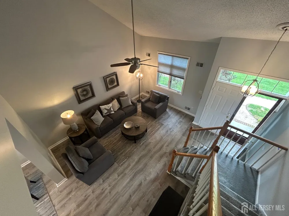 48 Winthrop Rd, Monroe, NJ 08831