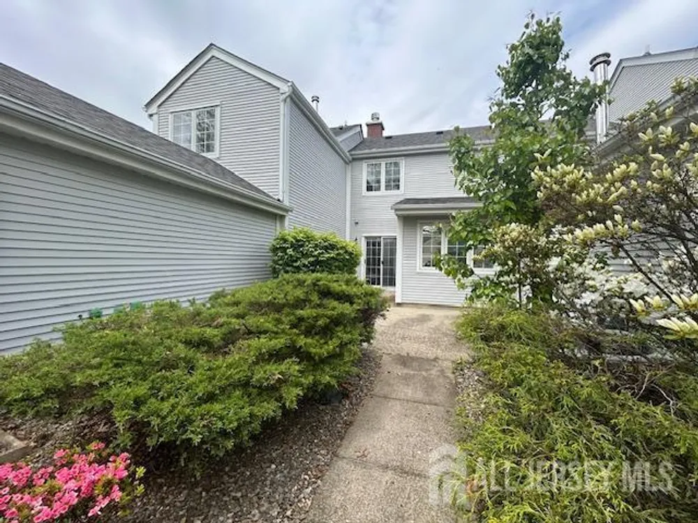 48 Winthrop Rd, Monroe, NJ 08831