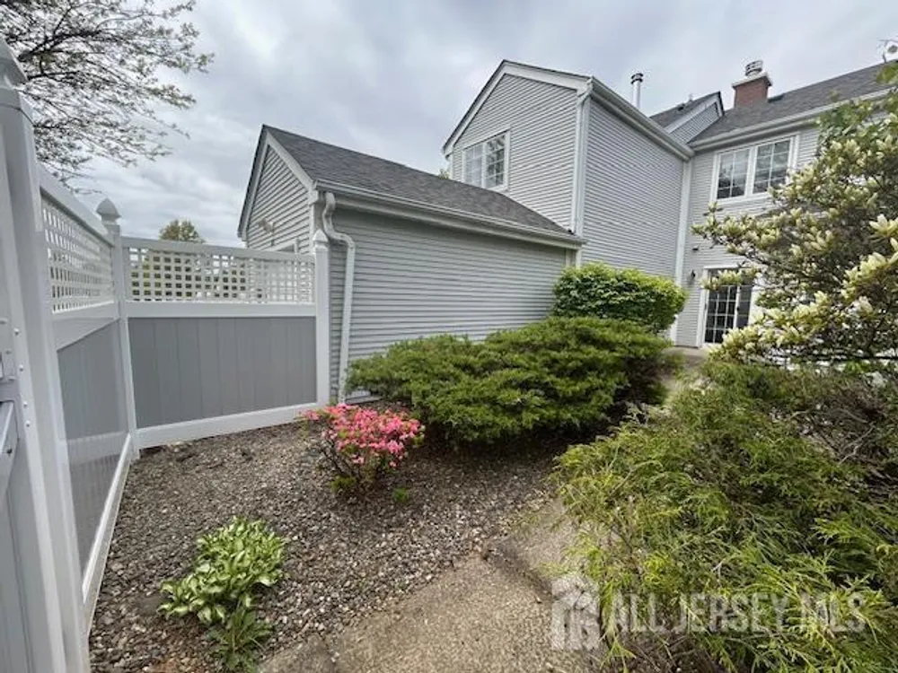 48 Winthrop Rd, Monroe, NJ 08831
