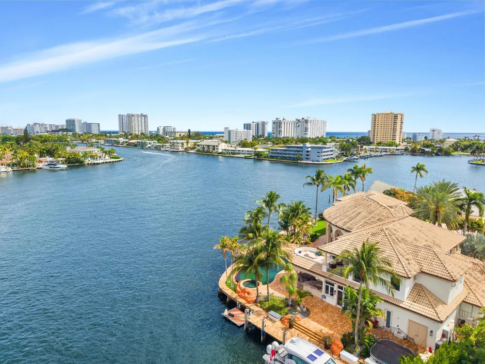 2593 SE 8th St, Pompano Beach, FL 33062