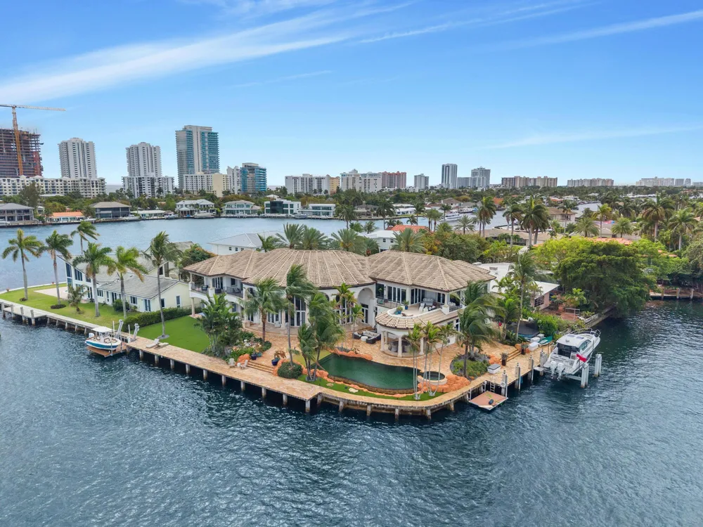 2593 SE 8th St, Pompano Beach, FL 33062