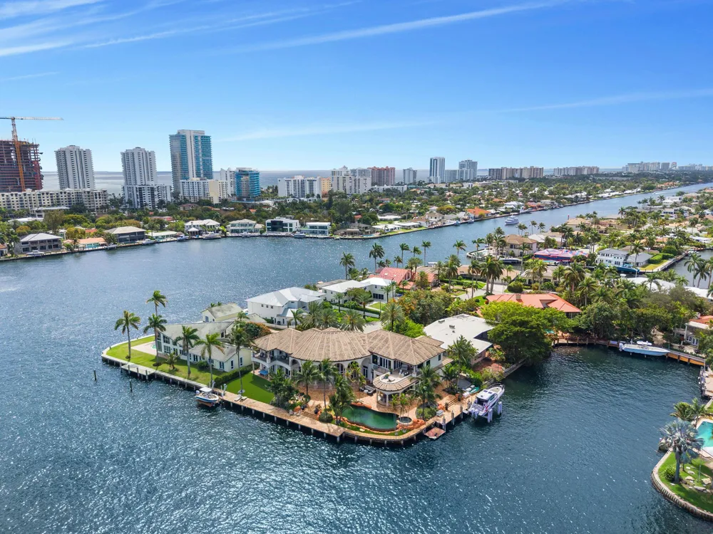 2593 SE 8th St, Pompano Beach, FL 33062