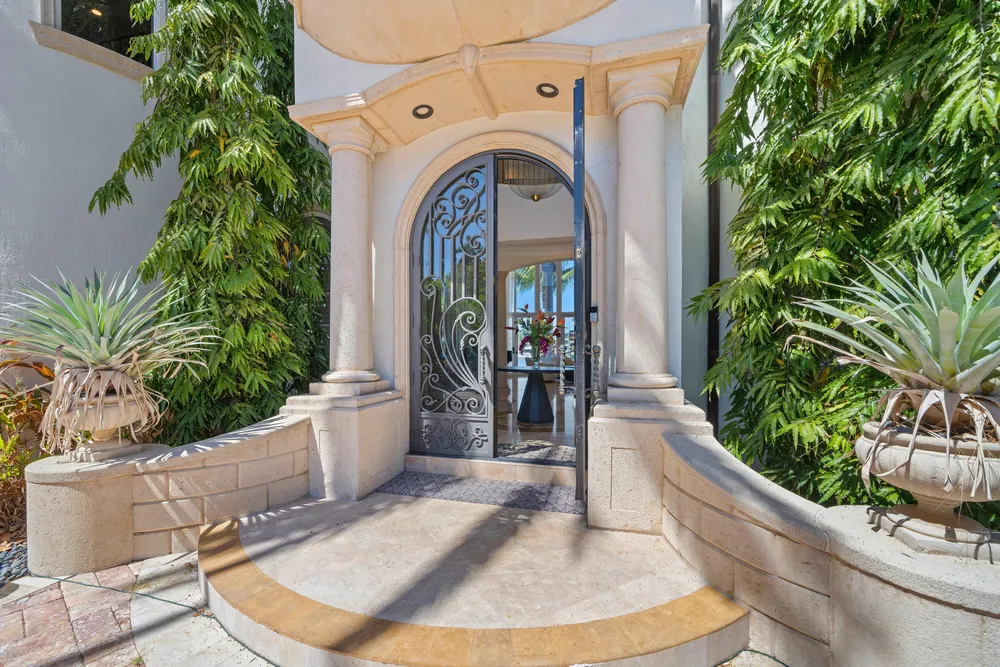 2593 SE 8th St, Pompano Beach, FL 33062