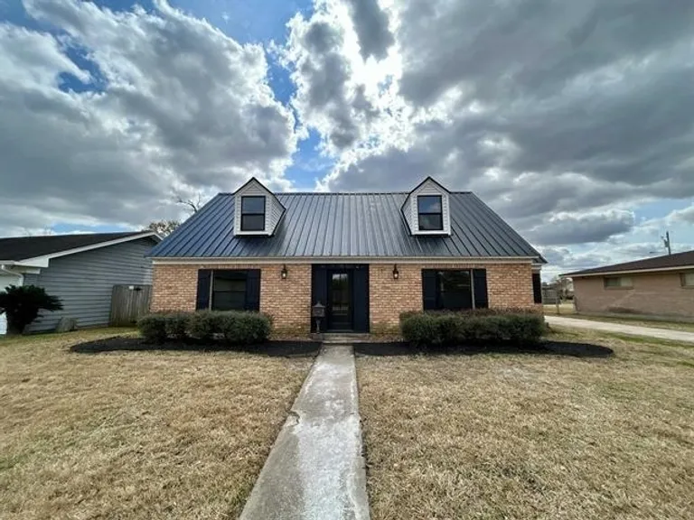 6275 Westgate Dr, Beaumont, TX 77706